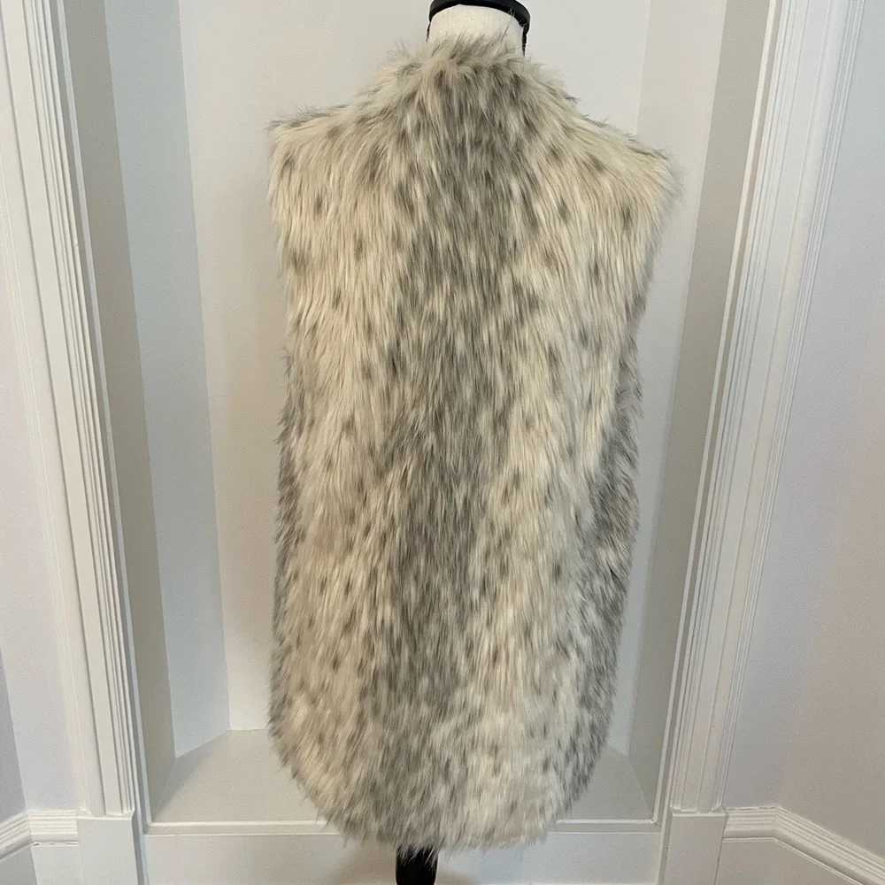 Fabulous Furs Faux Fur Vest in Cream and Gray - Picture 6 of 8